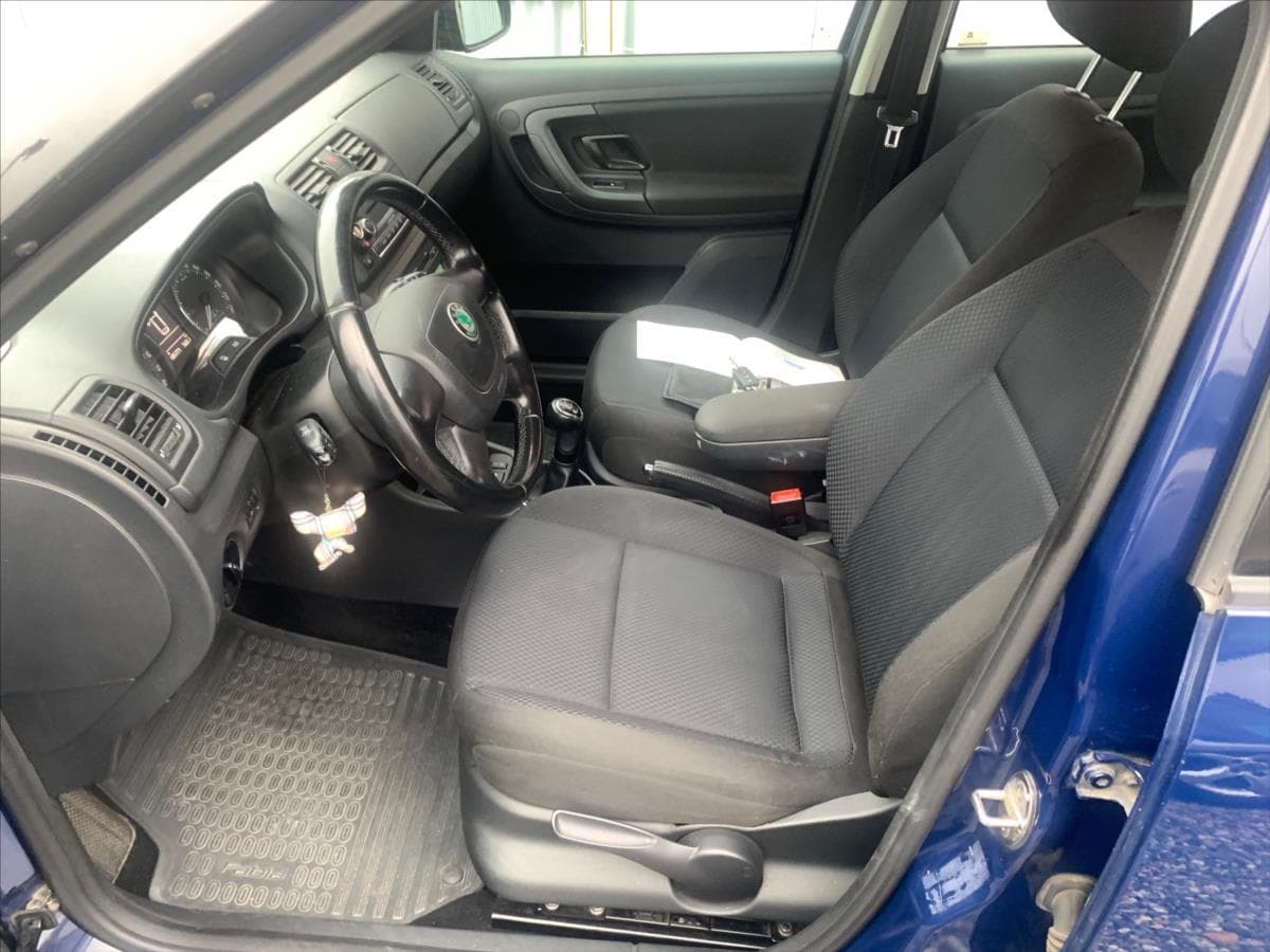 2010 Škoda FABIA - 8