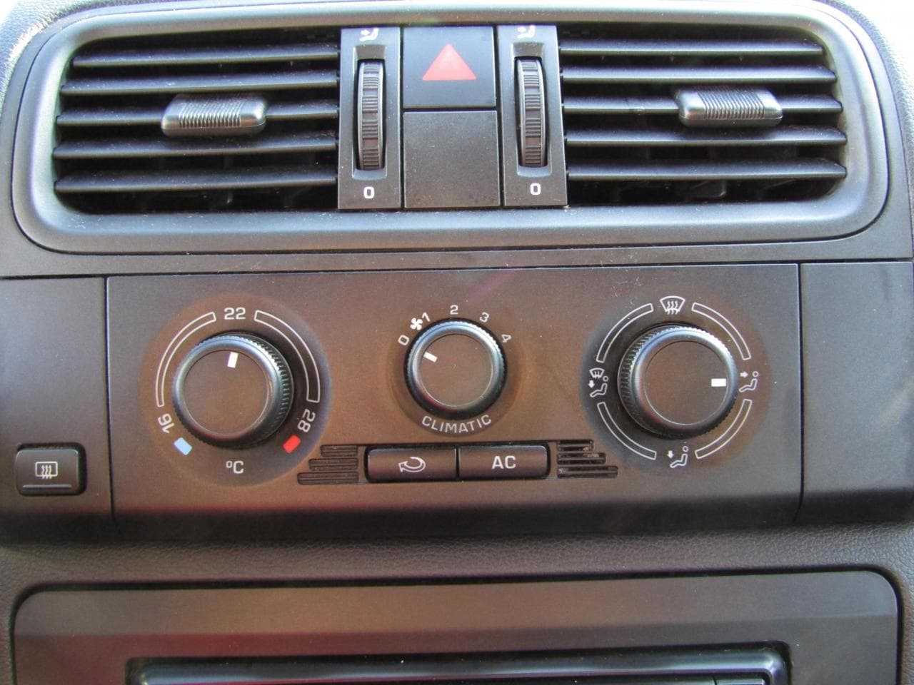 2008 Škoda FABIA - 11