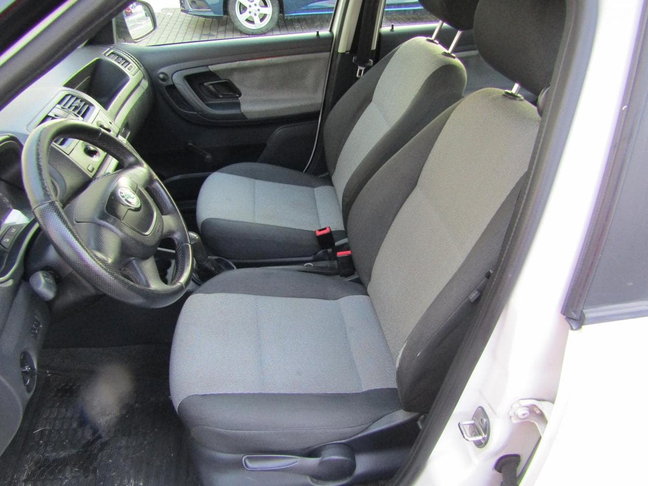 2011 Škoda FABIA - 9