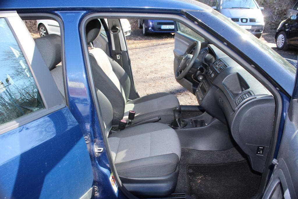 2010 Škoda Fabia - 11