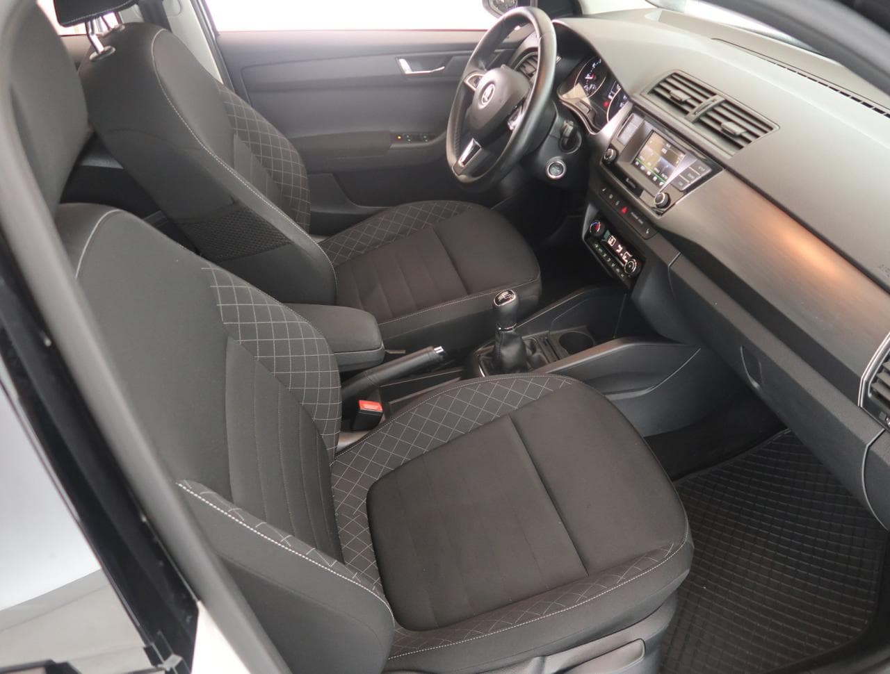 2015 Škoda Fabia - 12