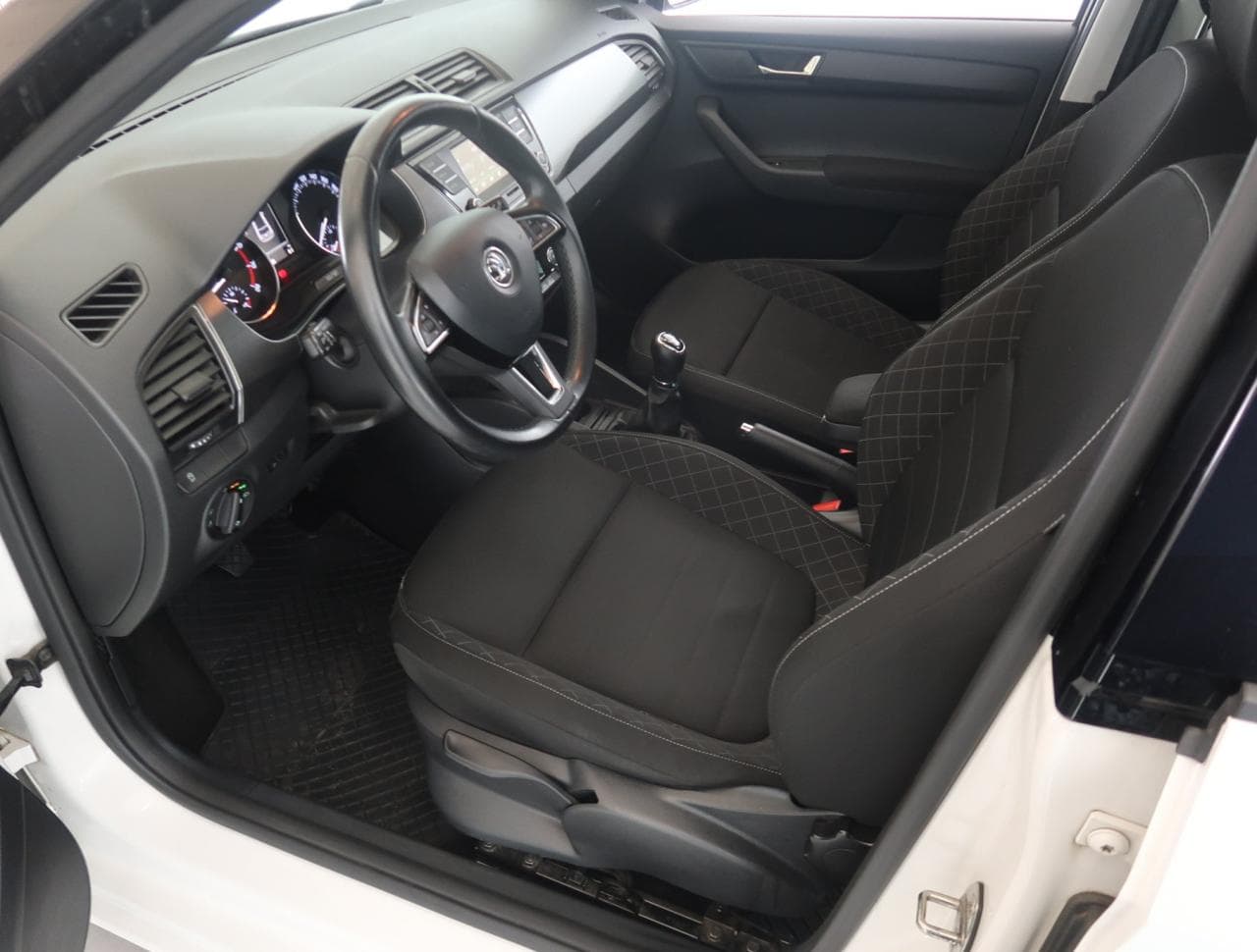 2015 Škoda Fabia - 16