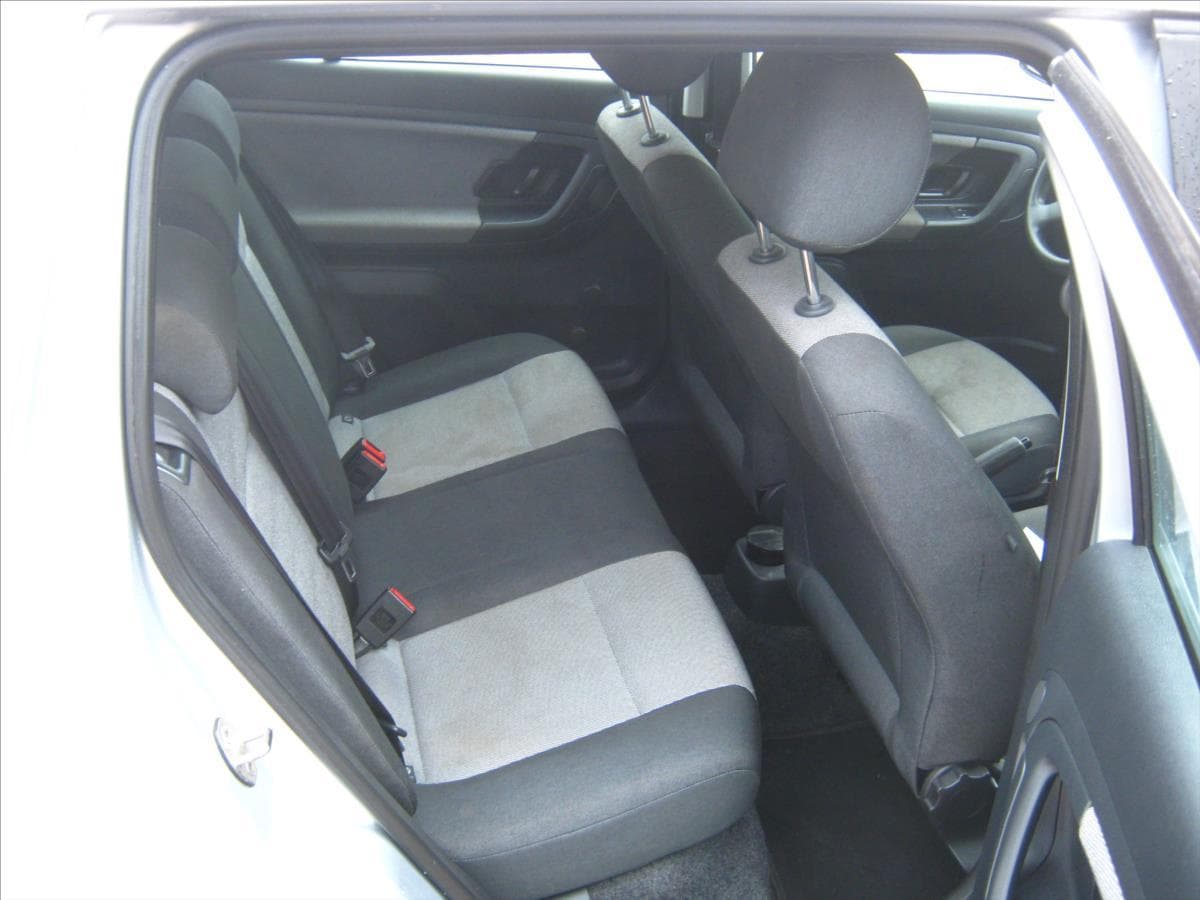 2010 Škoda Fabia - 13