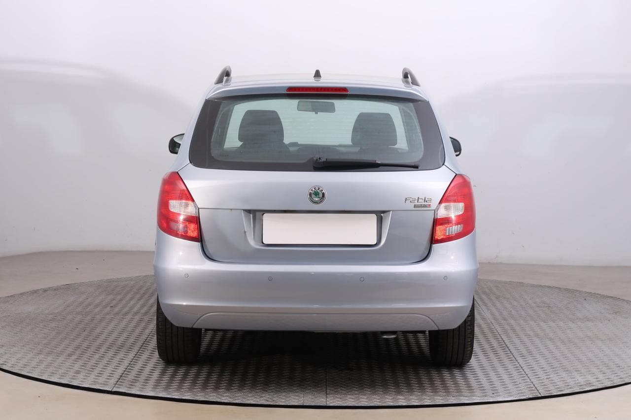 2010 Škoda Fabia - 6