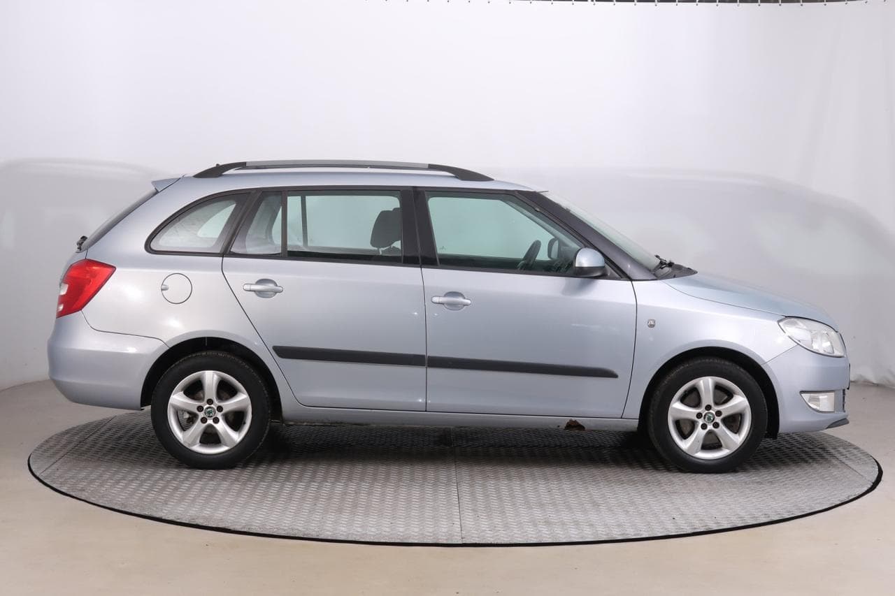 2010 Škoda Fabia - 8
