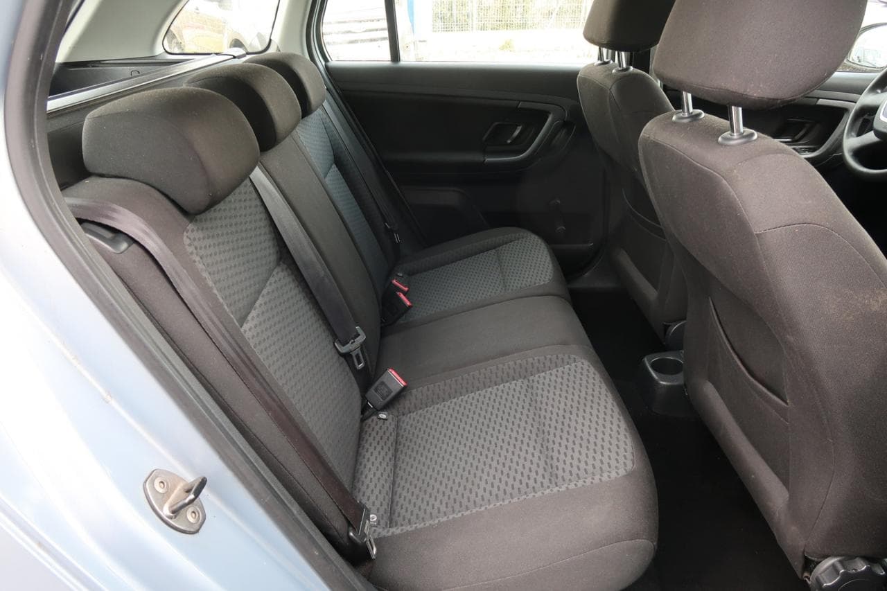 2010 Škoda Fabia - 13