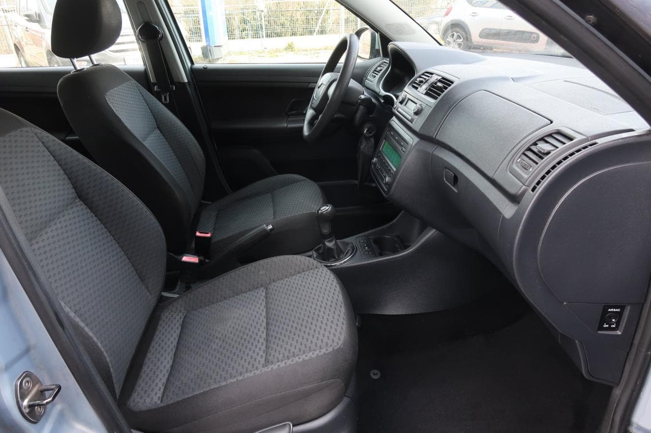2010 Škoda Fabia - 12