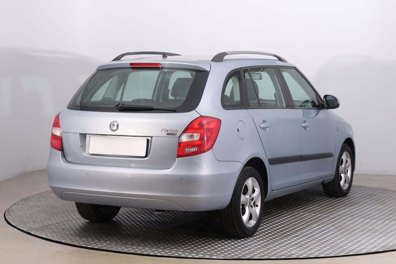 2010 Škoda Fabia - 7