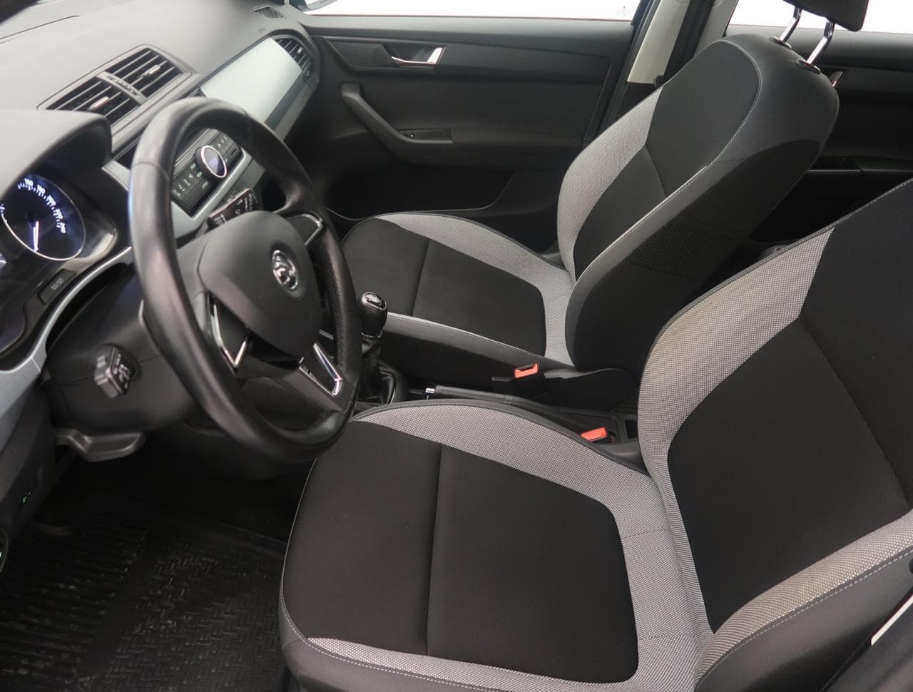 2015 Škoda Fabia - 16