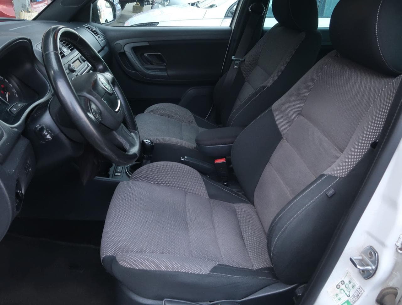 2012 Škoda Fabia - 16