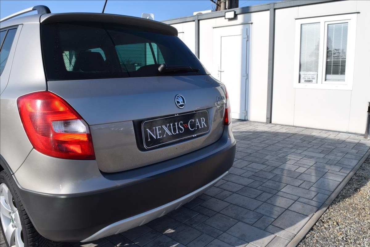 2011 Škoda Fabia - 12