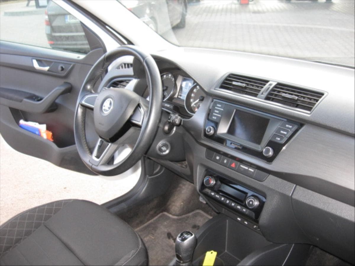 2016 Škoda Fabia - 12