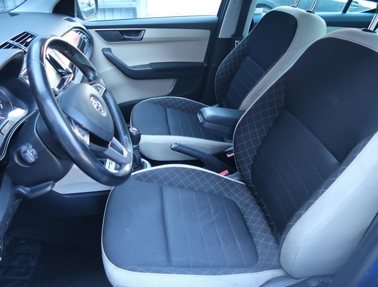 2015 Škoda FABIA - 16