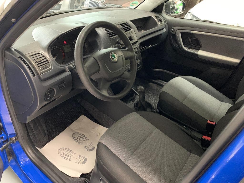 2010 Škoda FABIA - 11