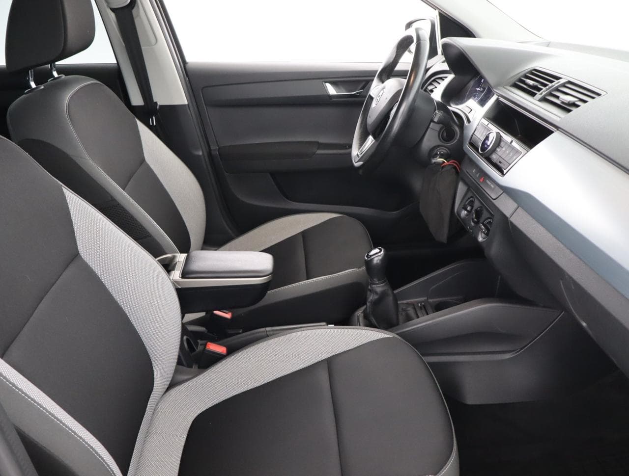 2016 Škoda FABIA - 12