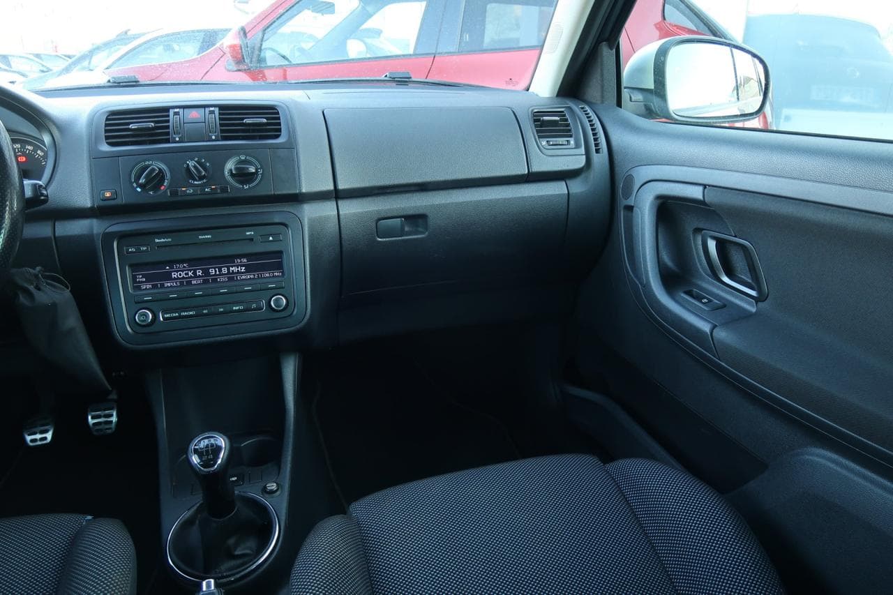 2010 Škoda FABIA - 16