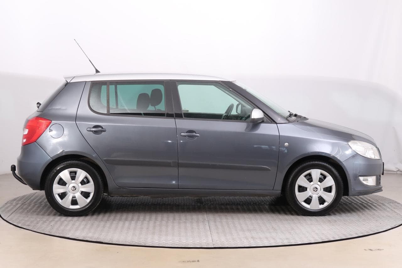 2010 Škoda FABIA - 11