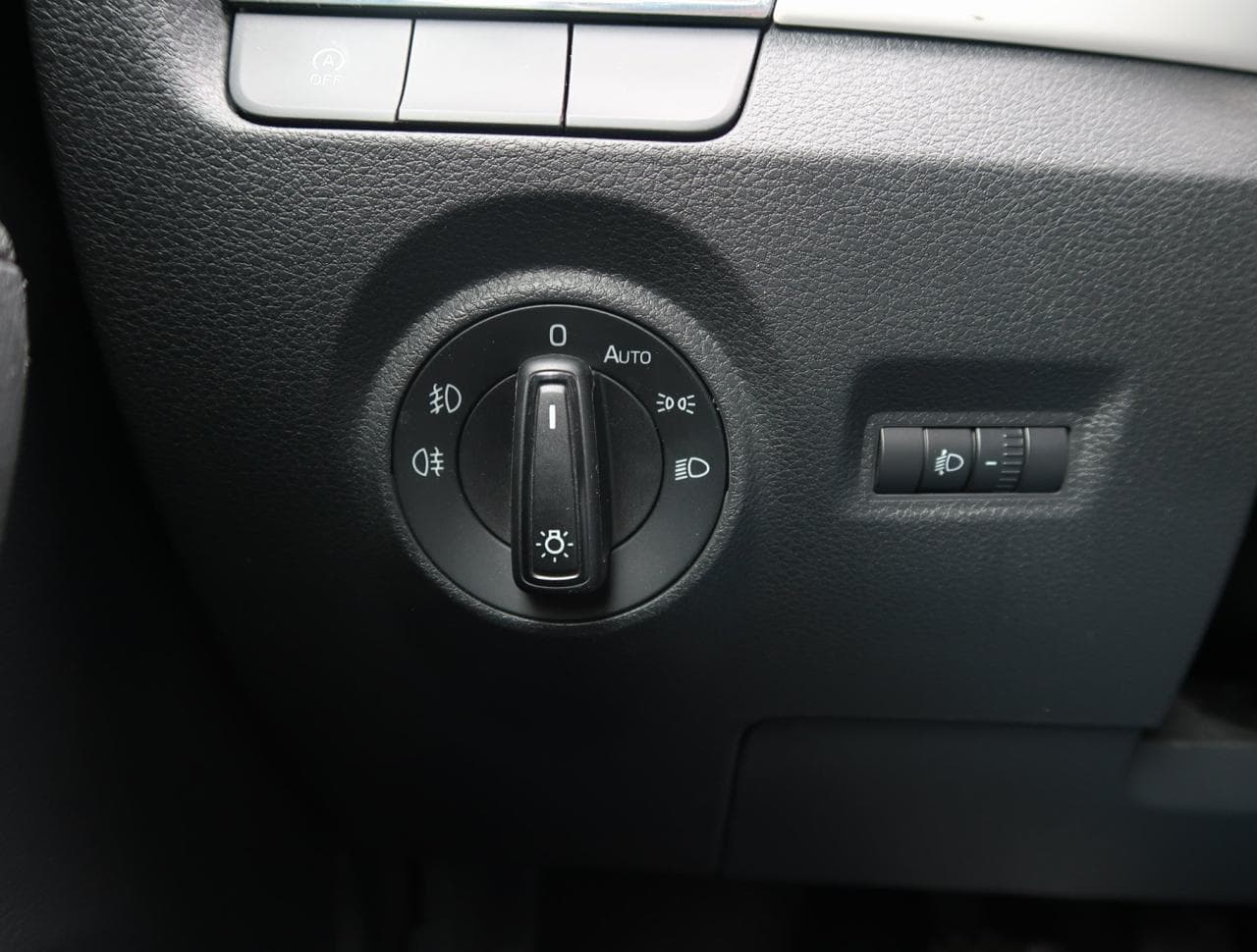 2016 Škoda FABIA - 27