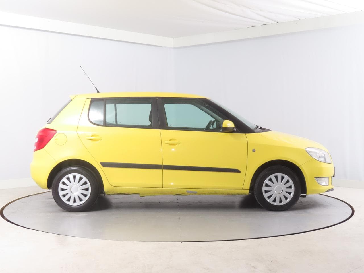 2011 Škoda FABIA - 8