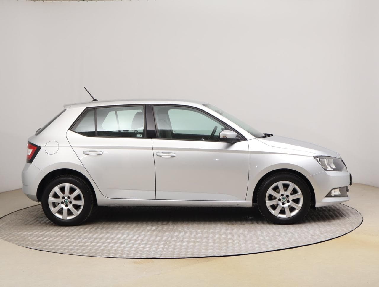 2015 Škoda FABIA - 8
