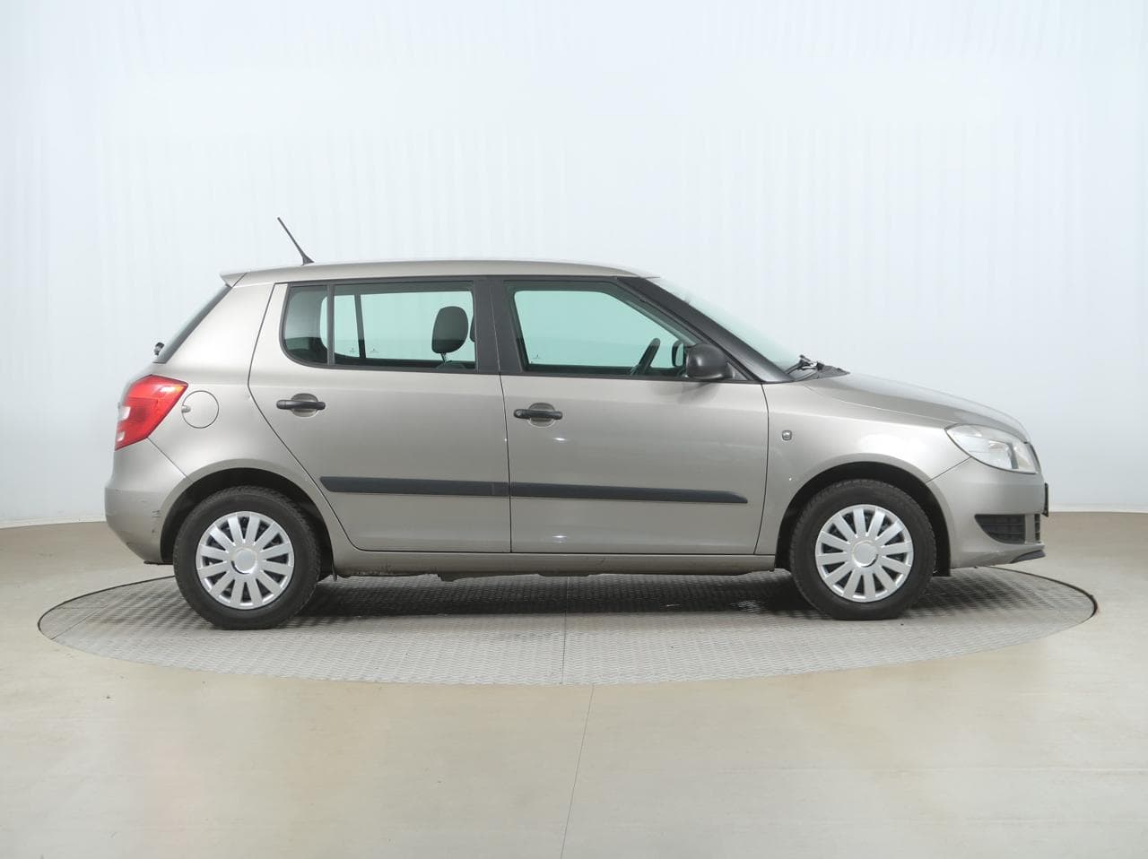 2011 Škoda FABIA - 8