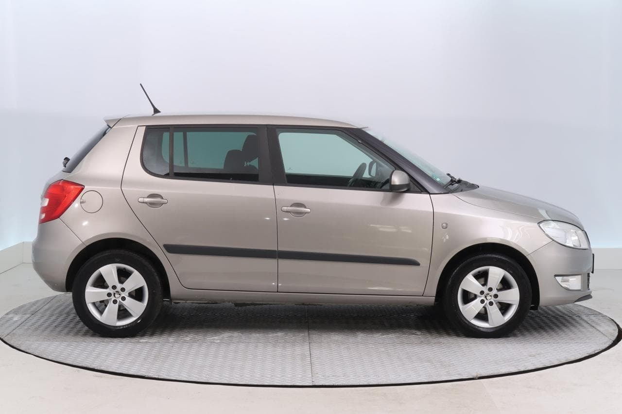 2011 Škoda FABIA - 8