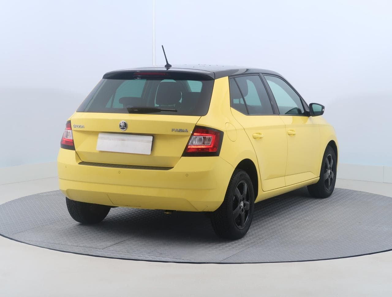 2015 Škoda FABIA - 13
