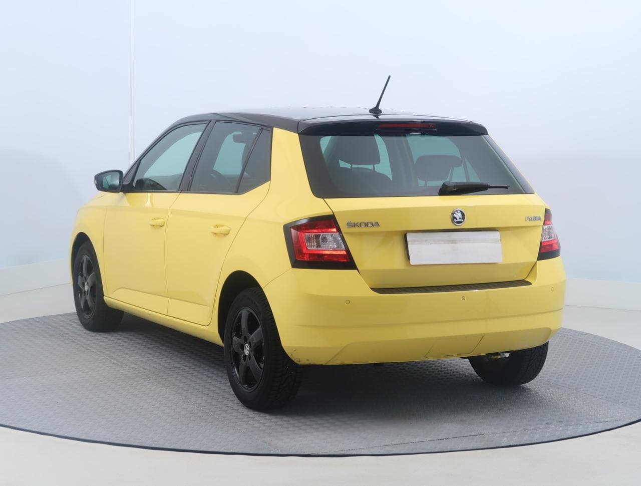 2015 Škoda FABIA - 8