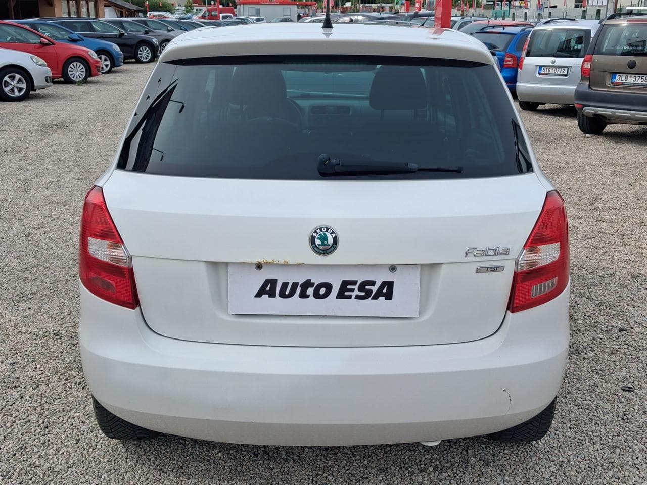 2011 Škoda FABIA - 5
