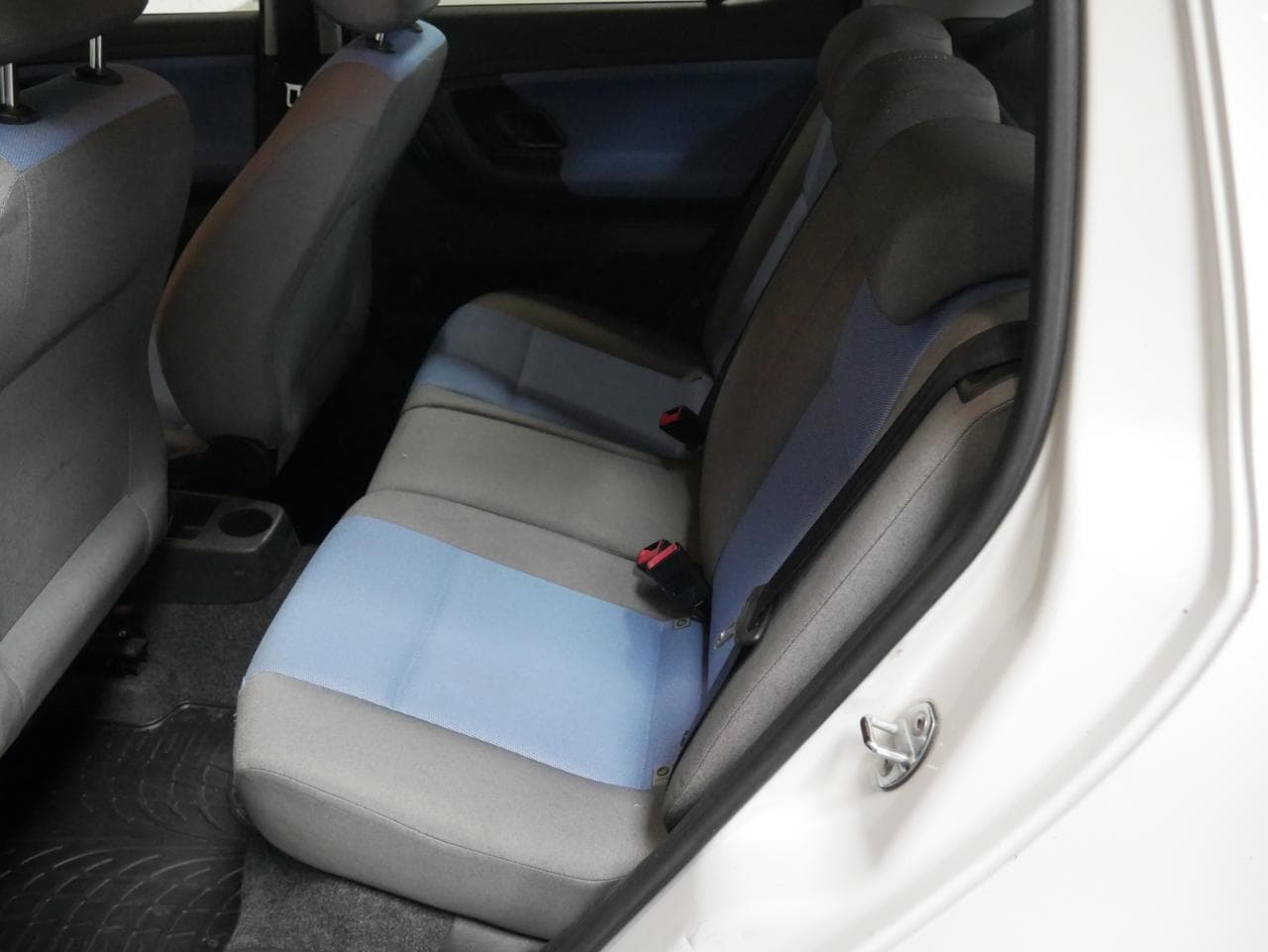 2010 Škoda FABIA - 10