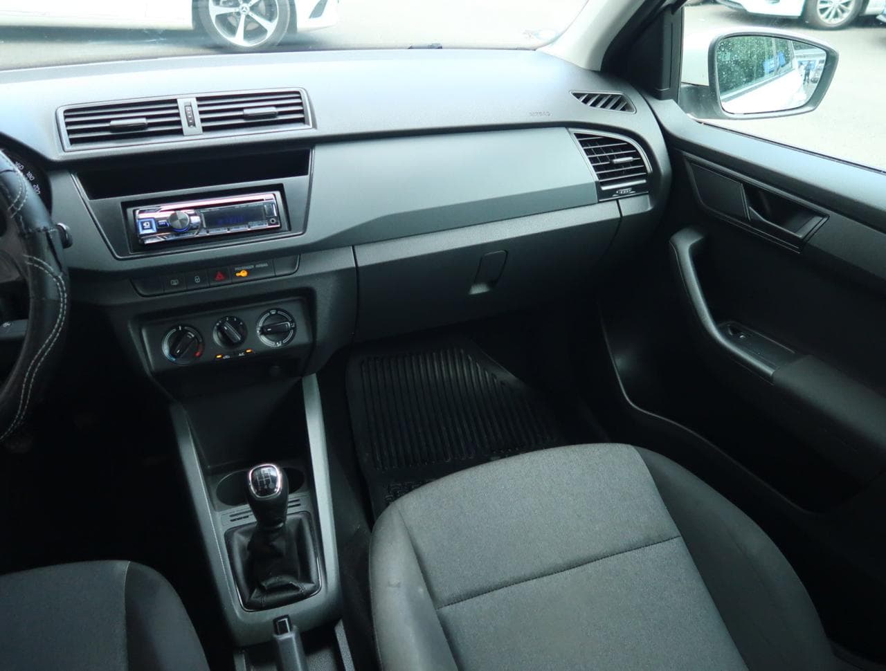 2015 Škoda FABIA - 21