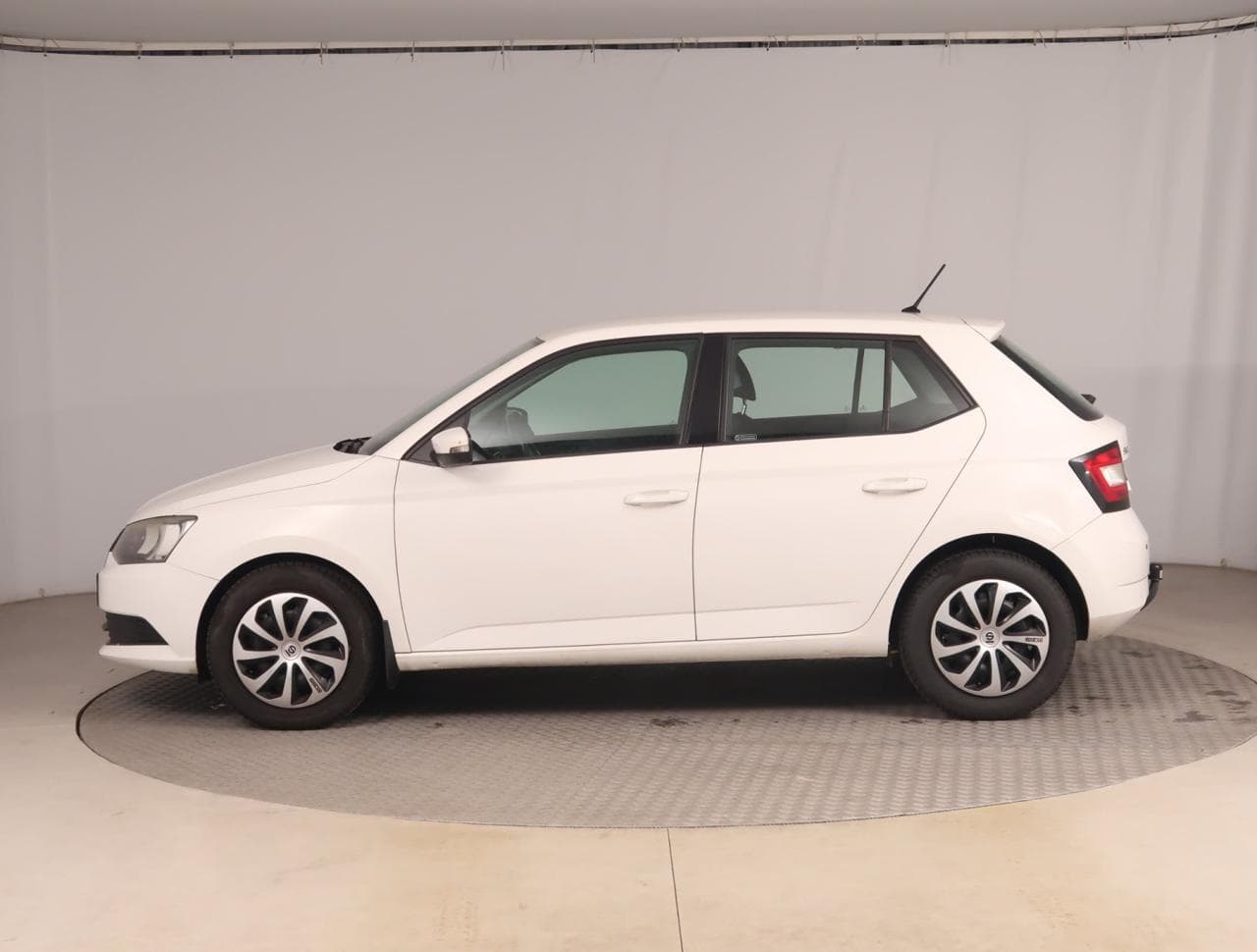 2015 Škoda FABIA - 7