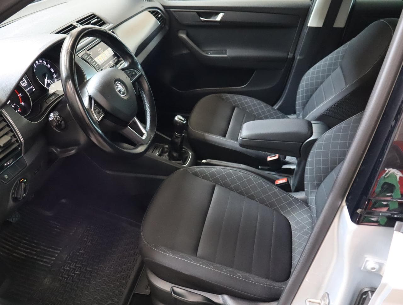 2015 Škoda FABIA - 30
