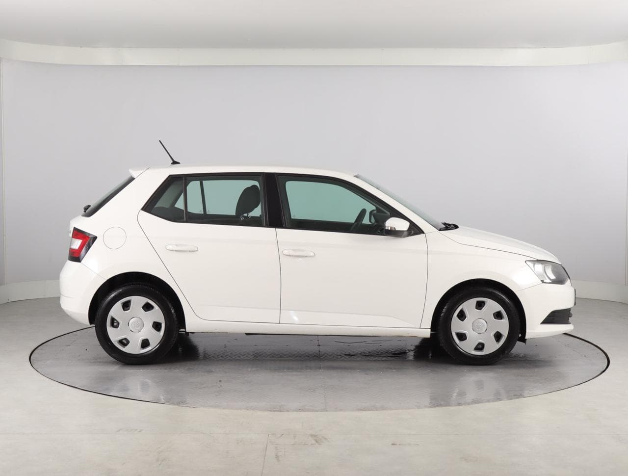 2015 Škoda FABIA - 13