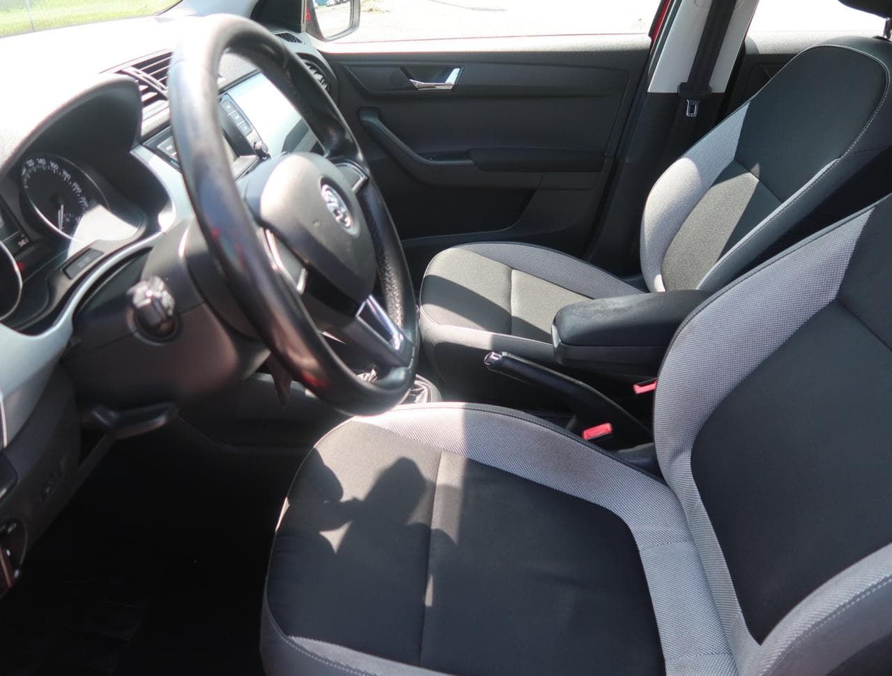 2015 Škoda FABIA - 28