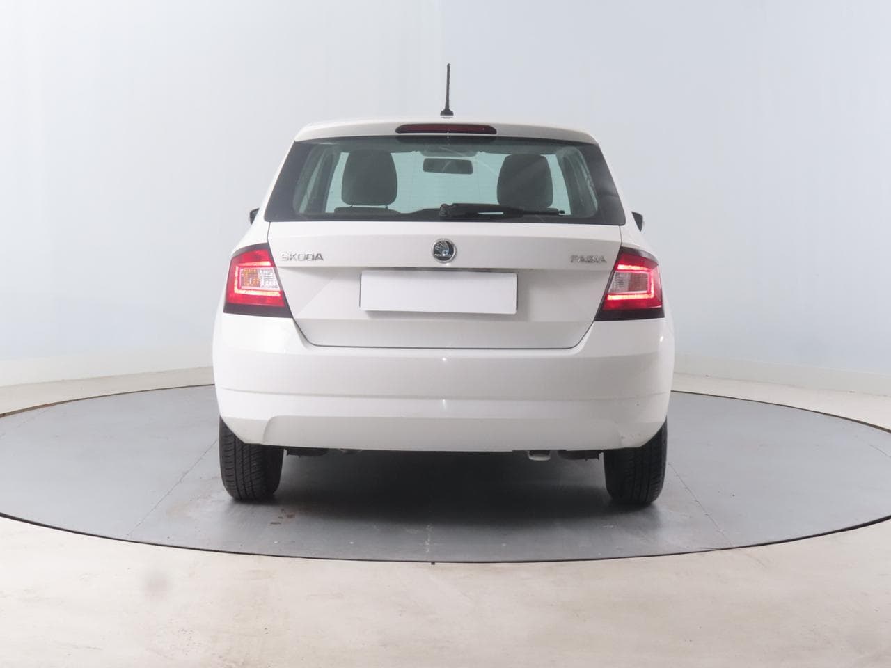 2015 Škoda FABIA - 11