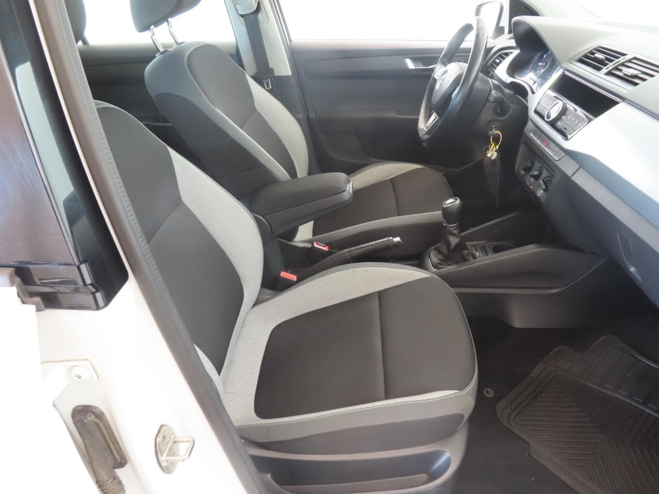 2015 Škoda FABIA - 22