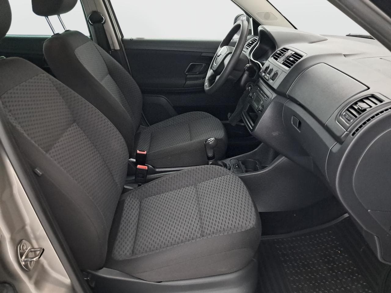 2010 Škoda FABIA - 11