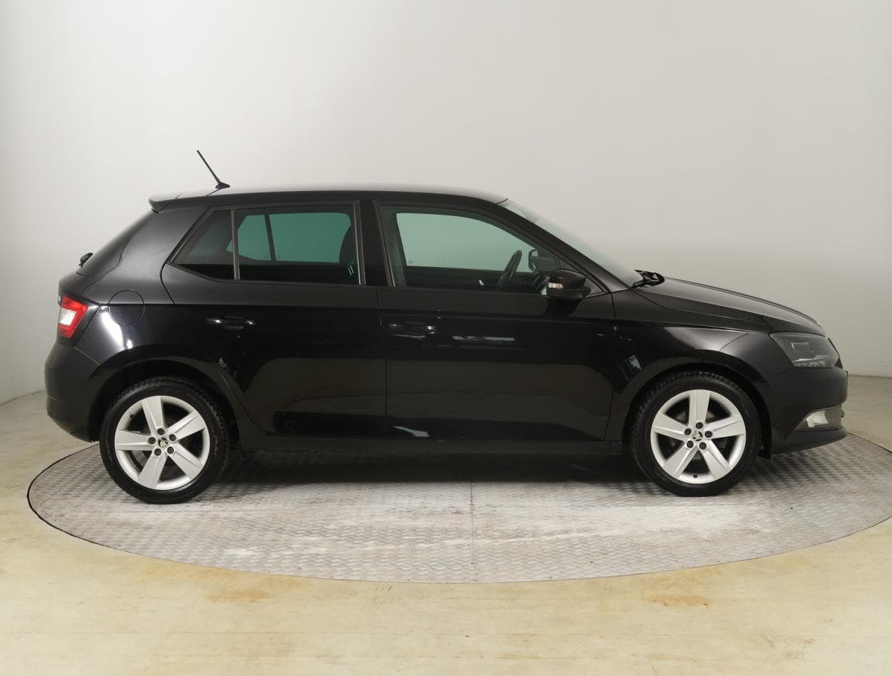 2017 Škoda FABIA - 8