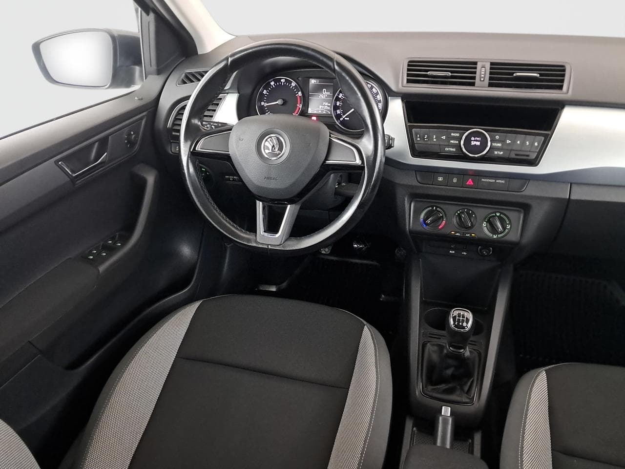 2017 Škoda FABIA - 9