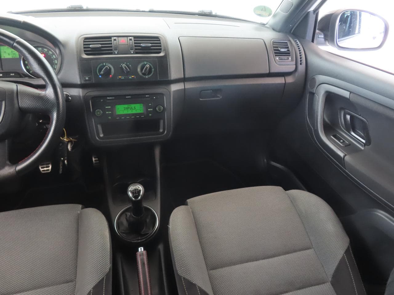 2011 Škoda FABIA - 11