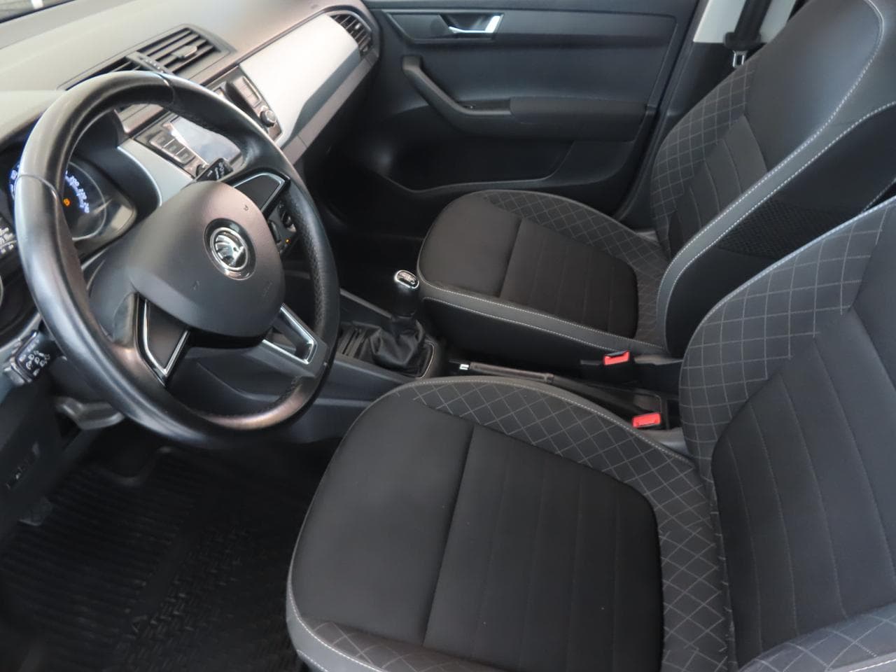 2018 Škoda FABIA - 16