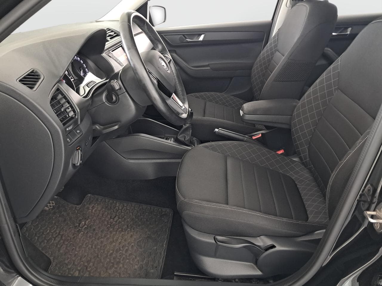 2016 Škoda FABIA - 16