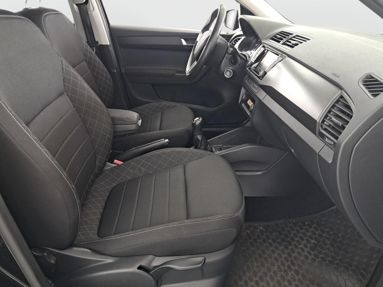 2016 Škoda FABIA - 12