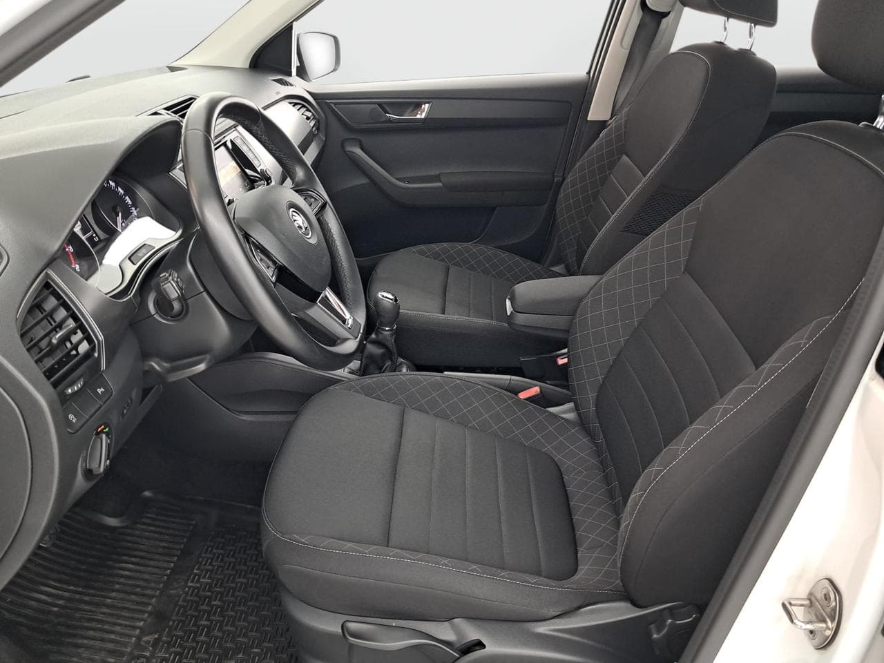 2016 Škoda FABIA - 16