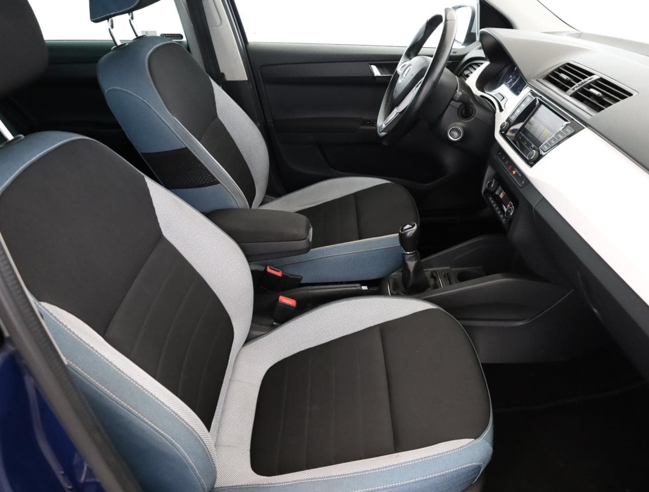 2015 Škoda FABIA - 10