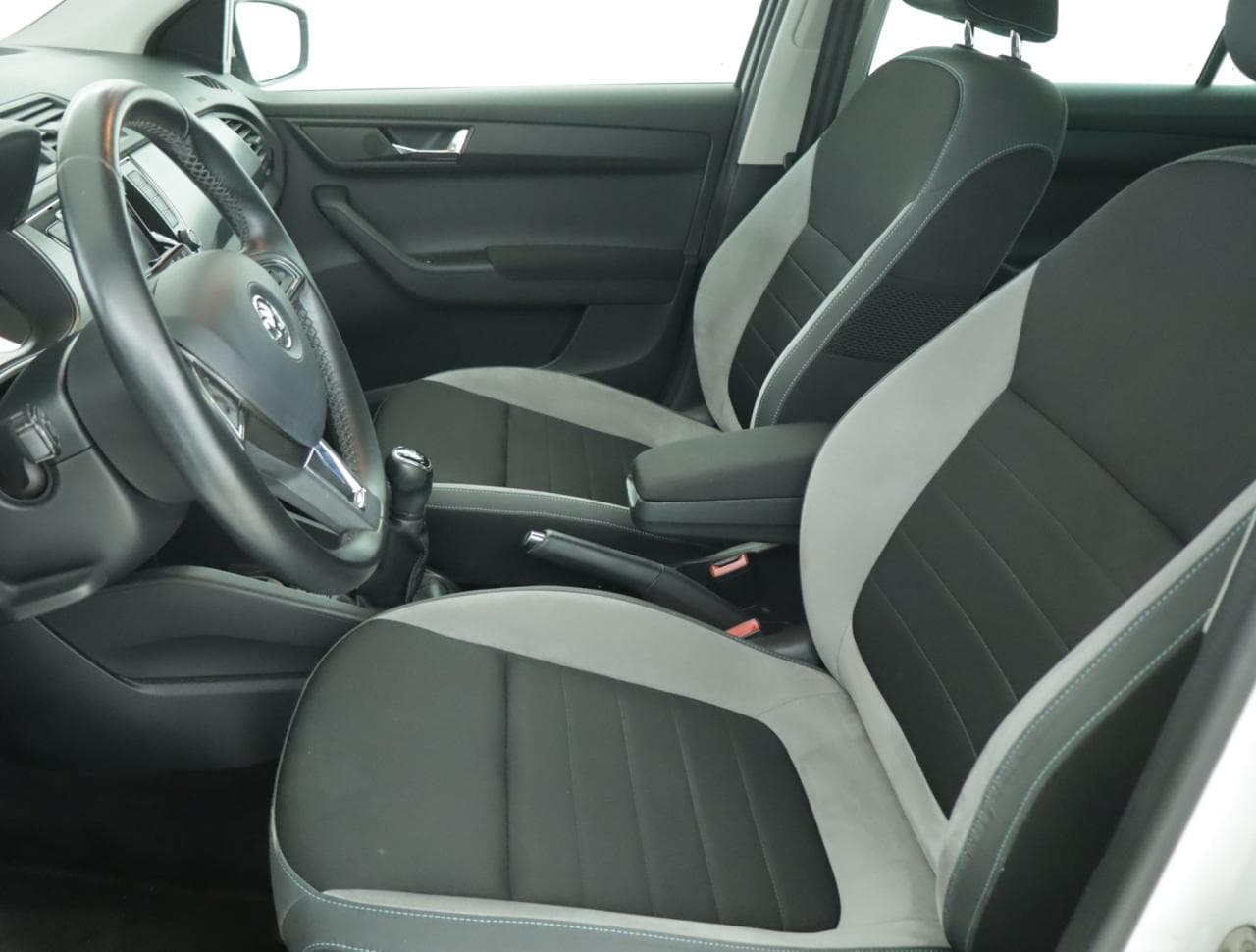 2016 Škoda FABIA - 16