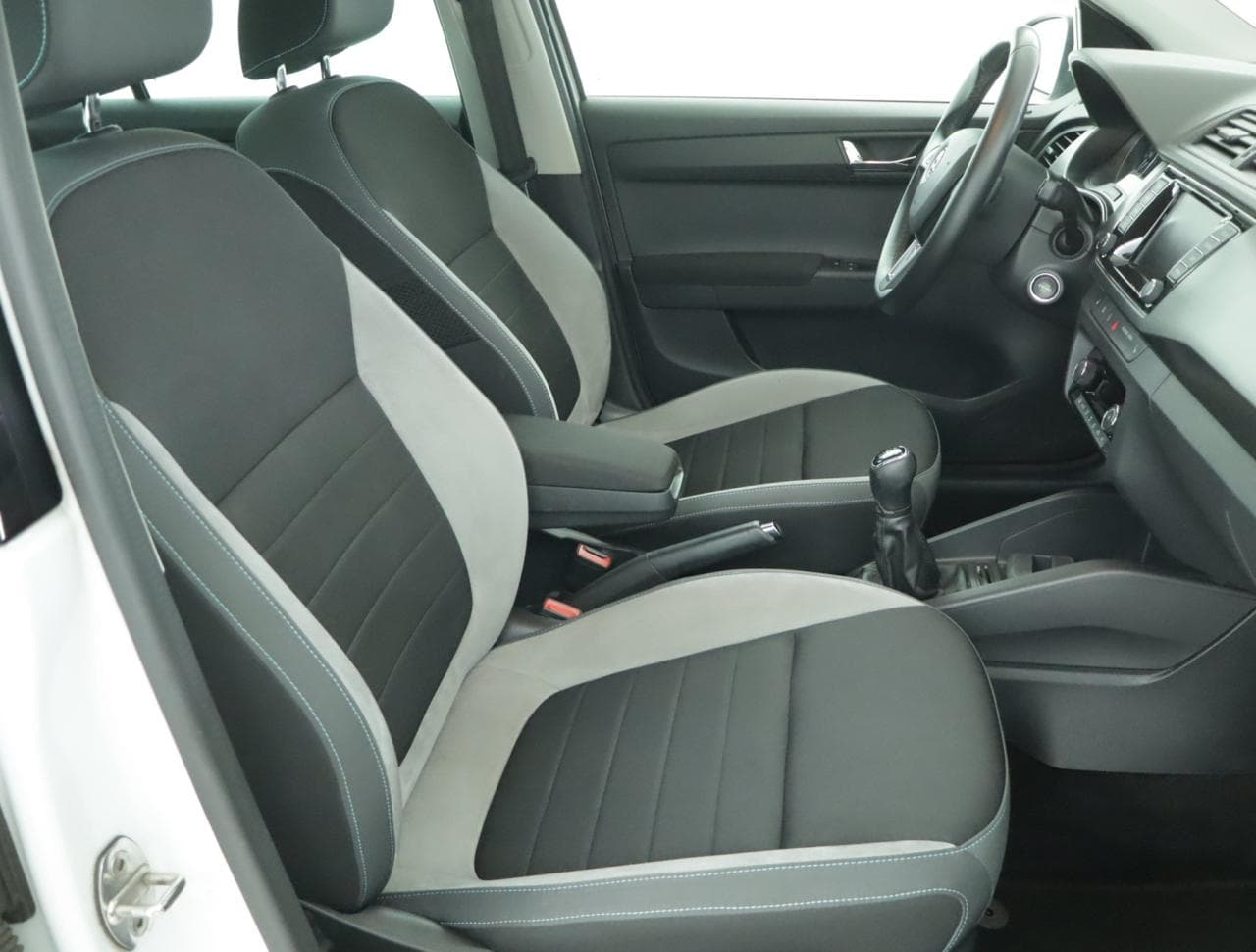 2016 Škoda FABIA - 12