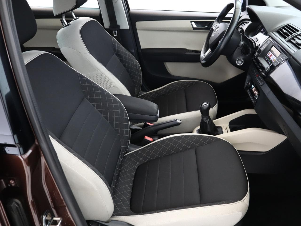 2016 Škoda FABIA - 10