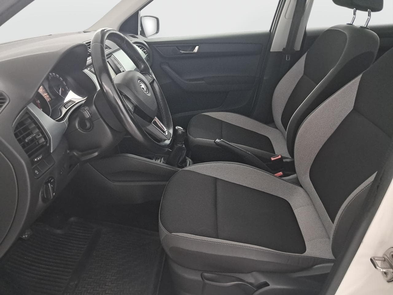 2016 Škoda FABIA - 16